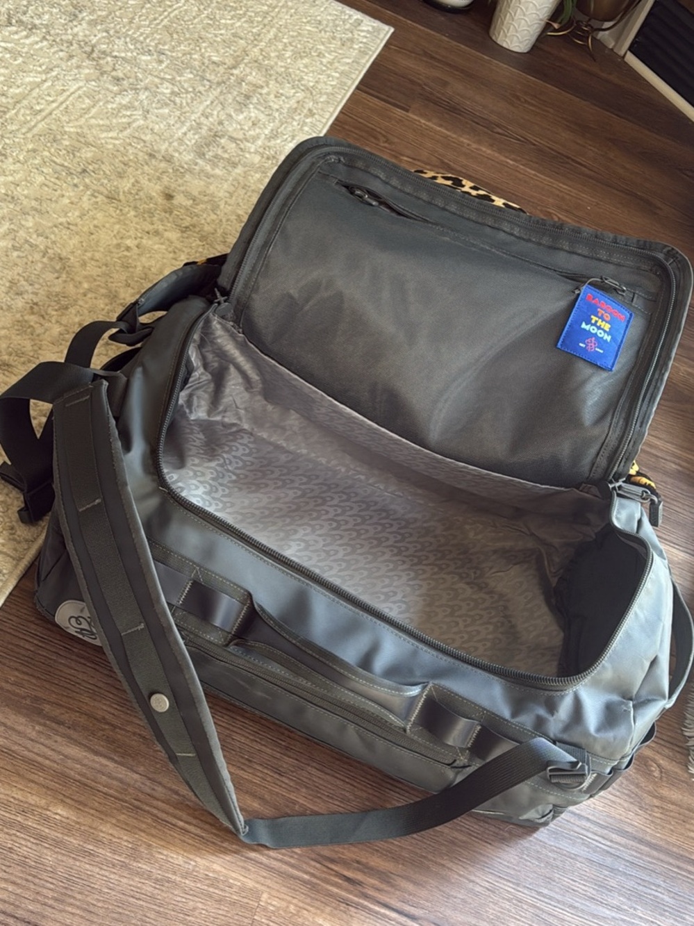 Baboon to the Moon Go-Bag Small 40L in Grey